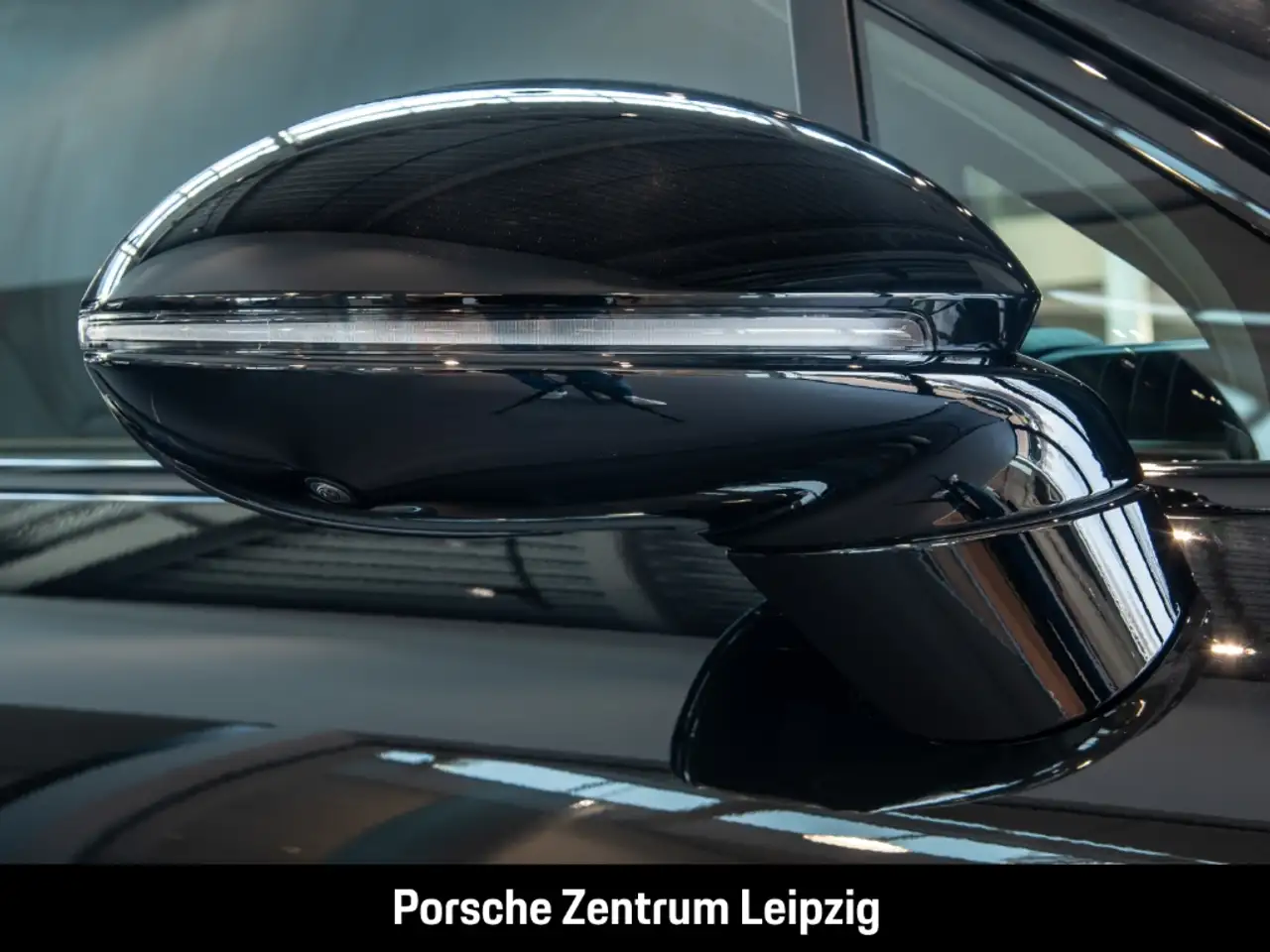 Porsche Cayenne GTS Coupe Burmester HA-Lenkung HeadUp AHK 11