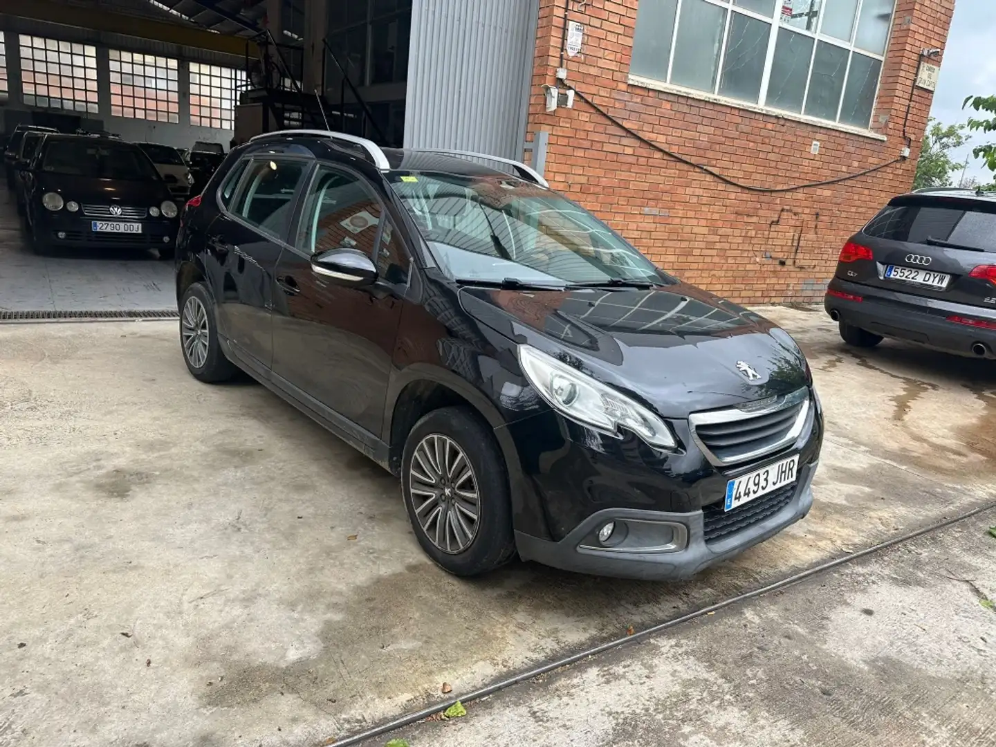 Peugeot 2008 1.2 e-VTI PureTech Active ETG5 Noir - 1