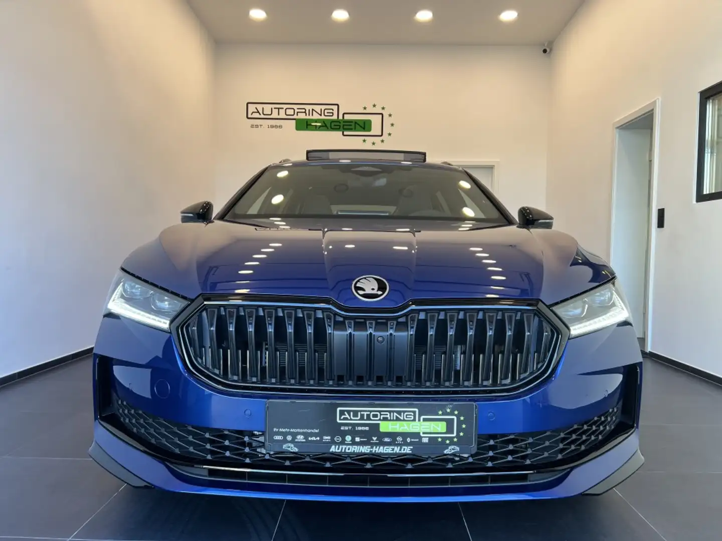 Skoda Superb 265PS 4x4 Sportline Vollausstattung! Blauw - 2