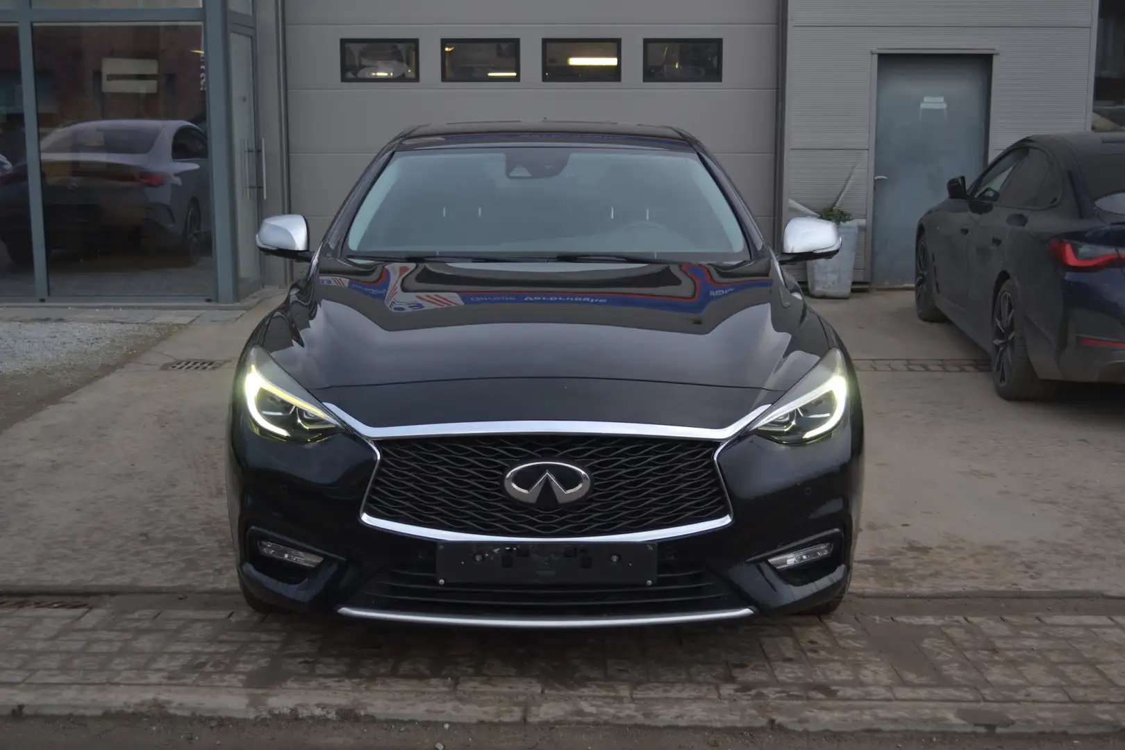 Infiniti Q30 360 CAMERA/HEATED SEATS Noir - 2