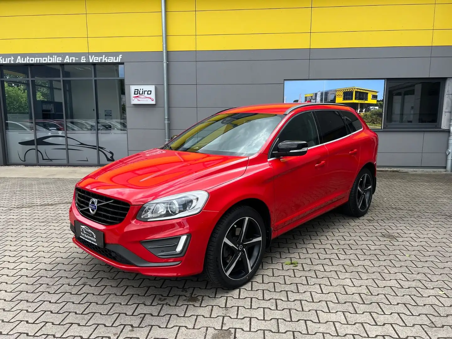 Volvo XC60 XC60 Momentum 2WD/R DESIGN/LEDER/KLIMA/AHK Rosso - 1
