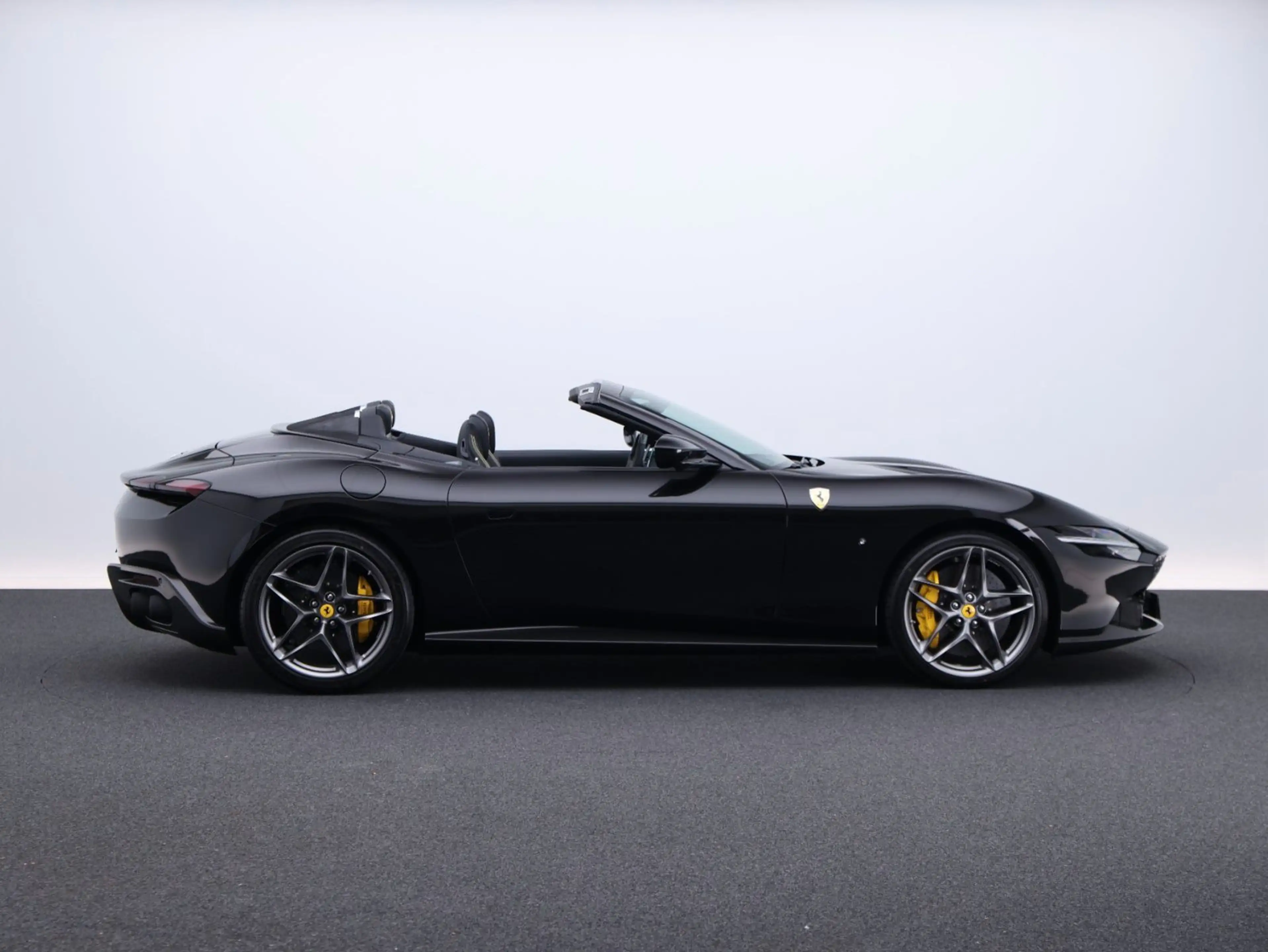 Ferrari Roma Spider ***Ferrari Frankfurt*** — photo 5