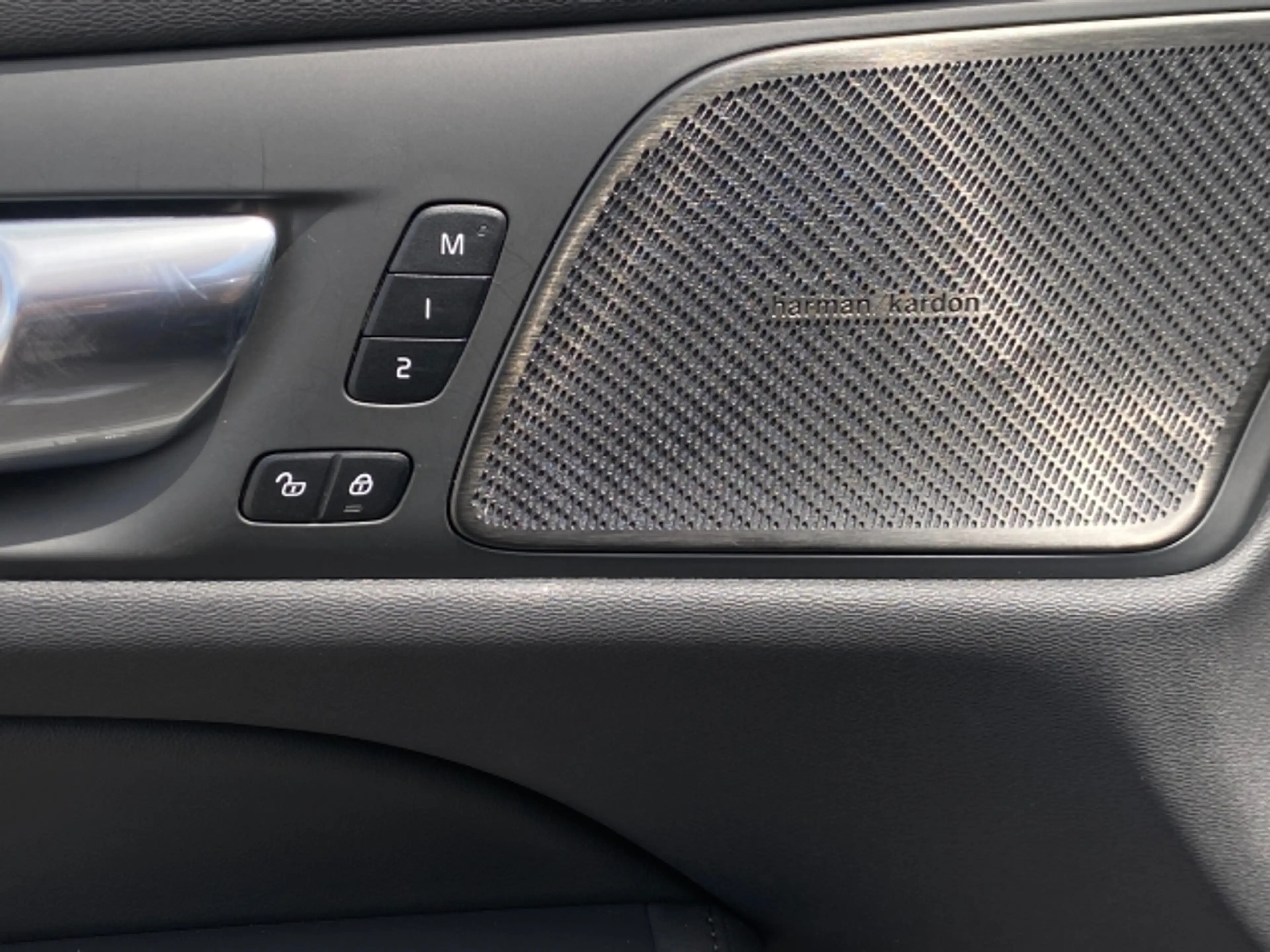 Volvo V60 T6 PHEV AWD Plus Dark Aut. — photo 10