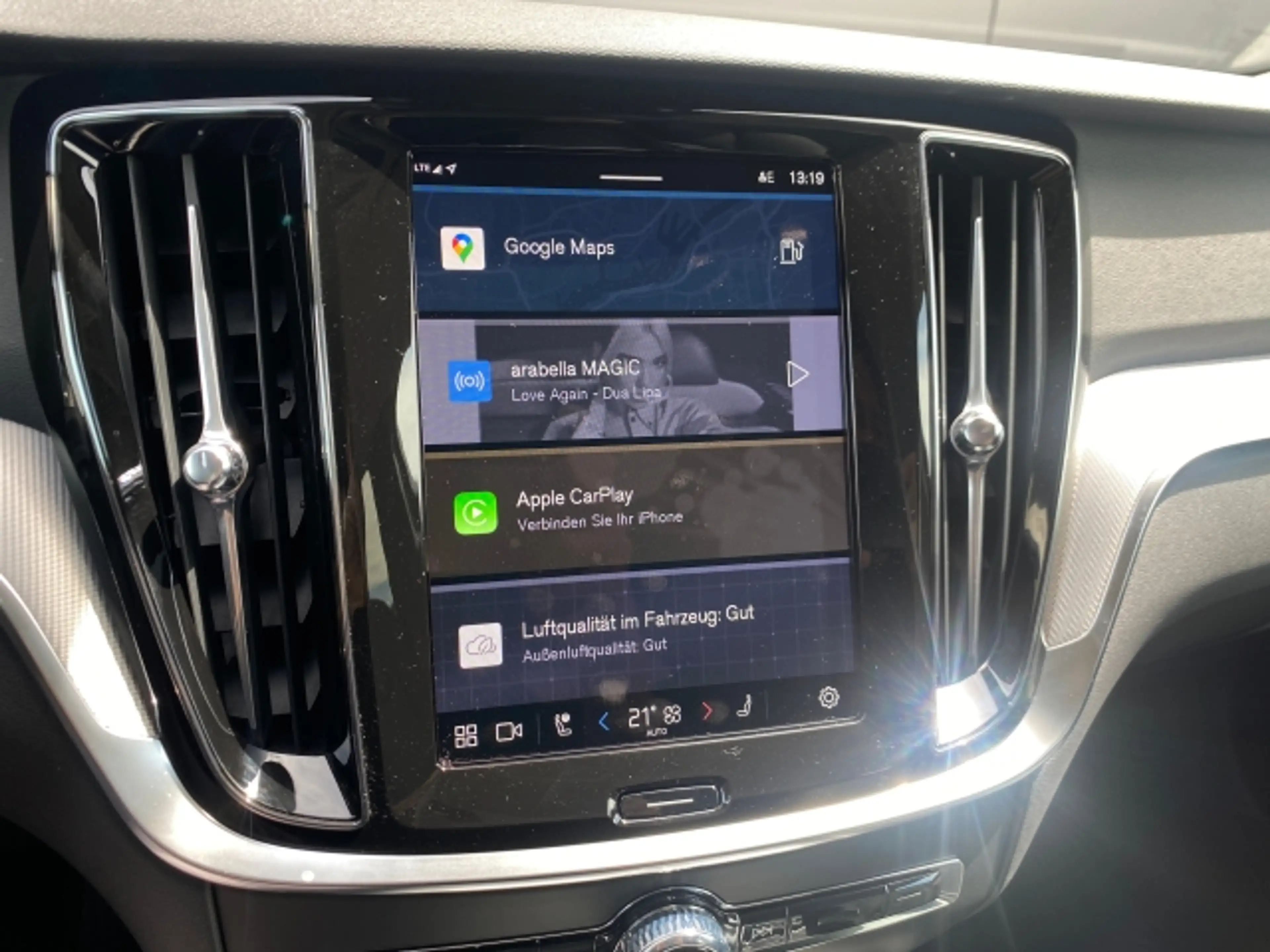 Volvo V60 T6 PHEV AWD Plus Dark Aut. — photo 13