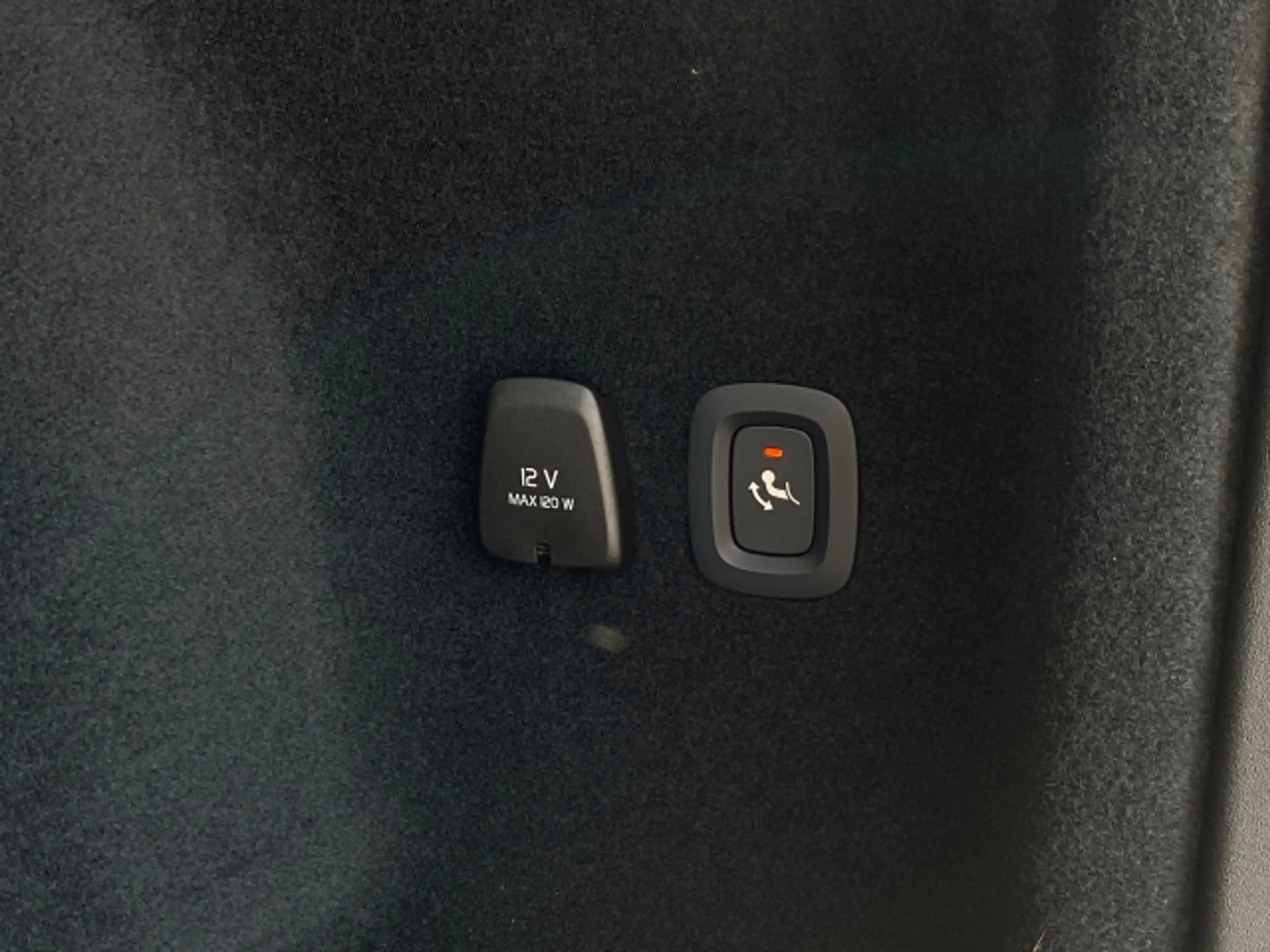 Volvo V60 T6 PHEV AWD Plus Dark Aut. — photo 8
