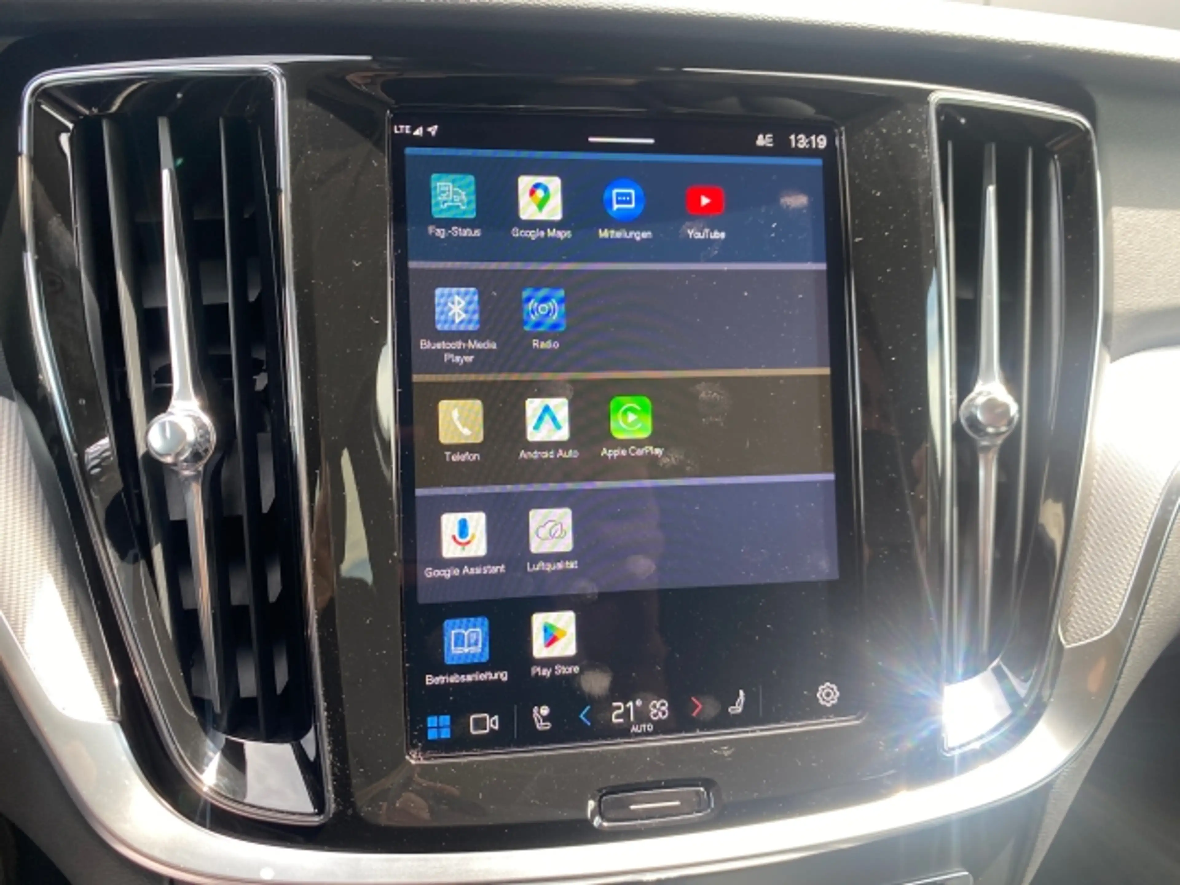 Volvo V60 T6 PHEV AWD Plus Dark Aut. — photo 14