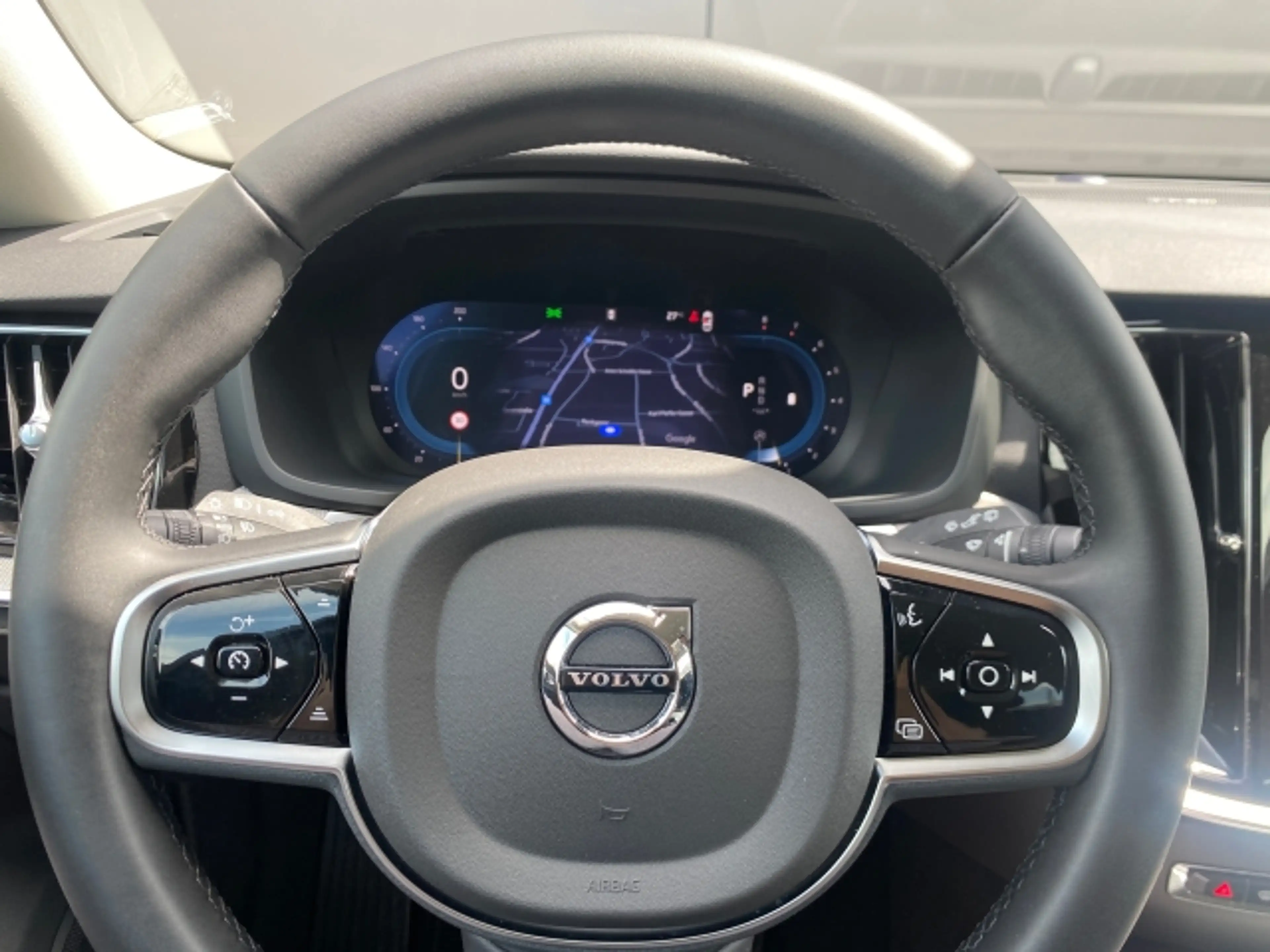 Volvo V60 T6 PHEV AWD Plus Dark Aut. — photo 11