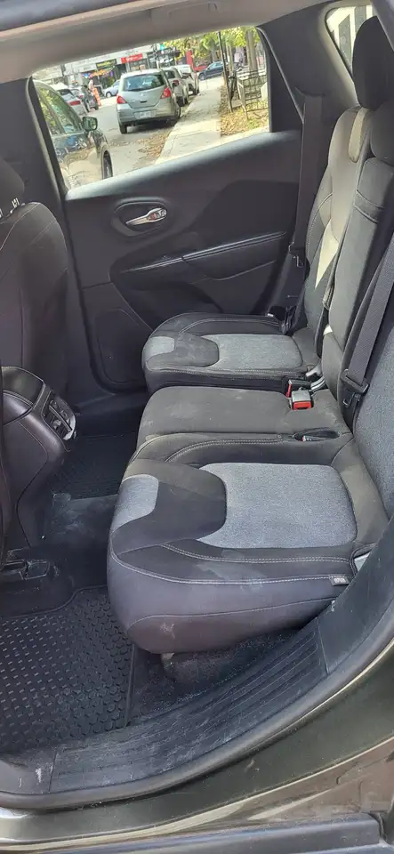 Jeep Cherokee снимка Jeep Cherokee