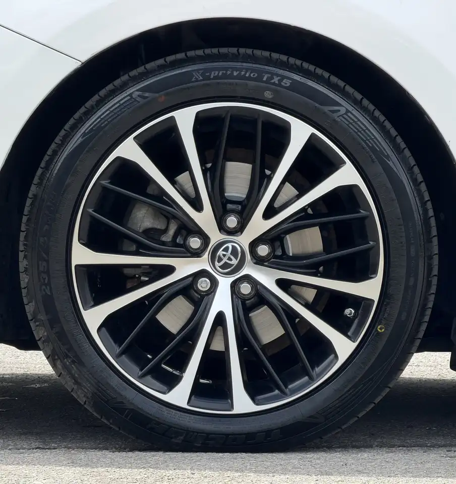 Toyota Camry снимка Toyota Camry