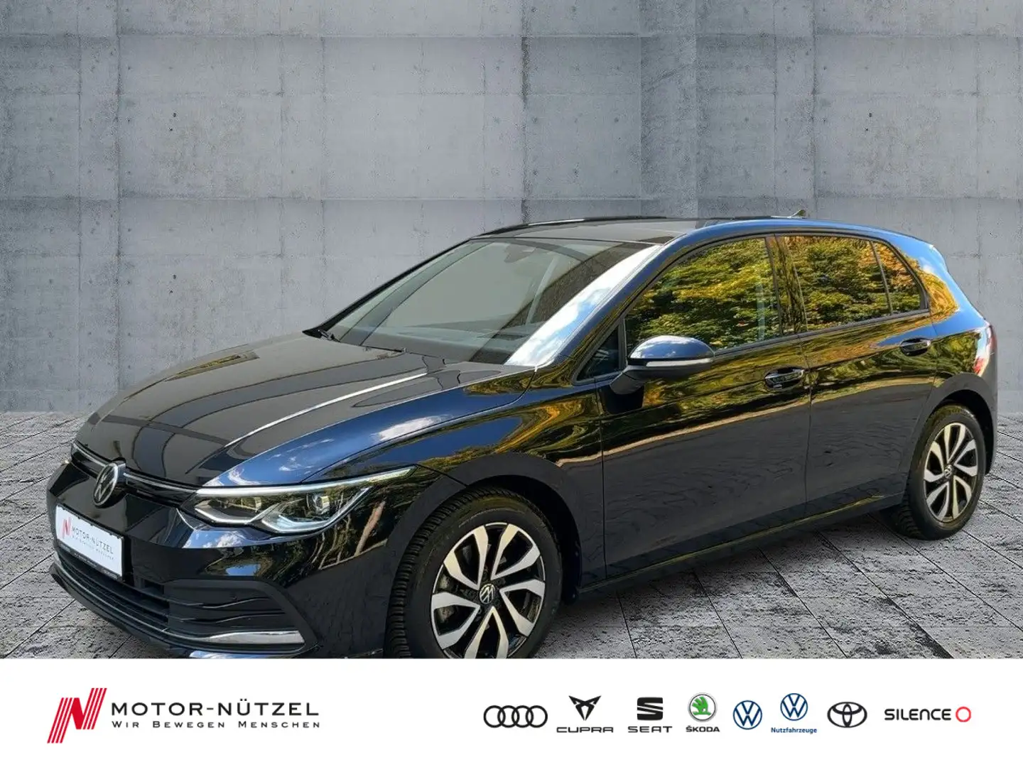 Volkswagen Golf VIII 2.0TDI DSG 5JG+MATRIX+NAV+AHK+PANO+HuD Schwarz - 1