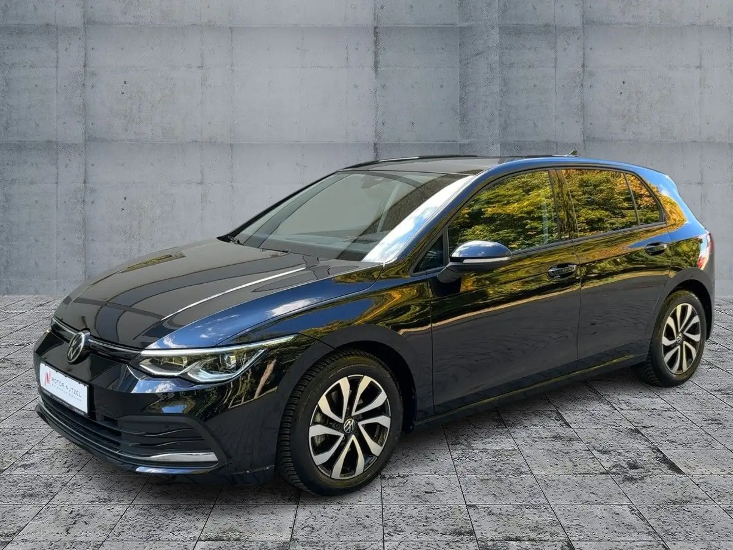 Volkswagen Golf VIII 2.0TDI DSG 5JG+MATRIX+NAV+AHK+PANO+HuD Schwarz - 2