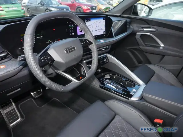 Audi Q5 view 8