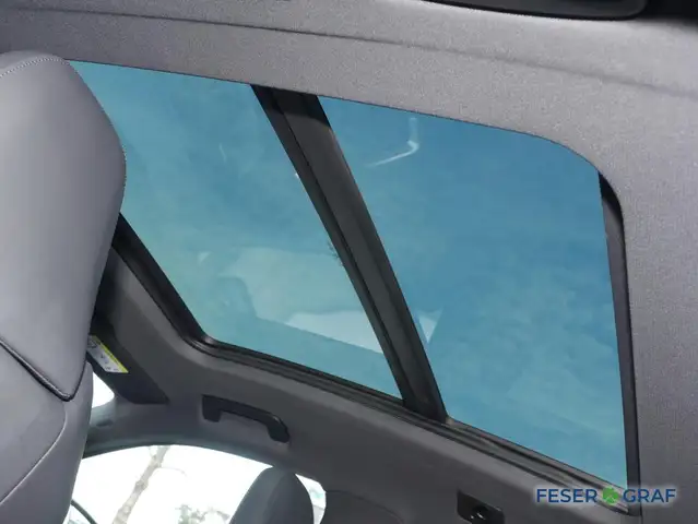 Audi Q5 view 7