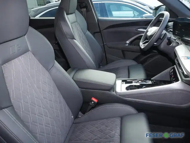 Audi Q5 view 5