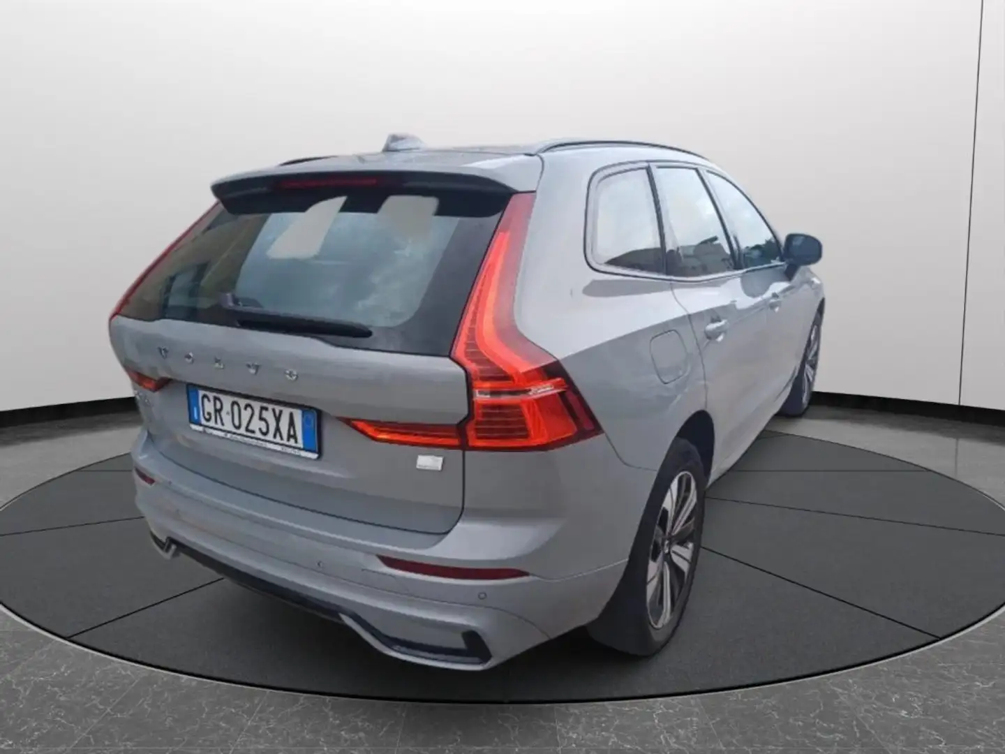 Volvo XC60 T6 Recharge Plug-in Hybrid AWD automatico Plus Dar Grigio - 2