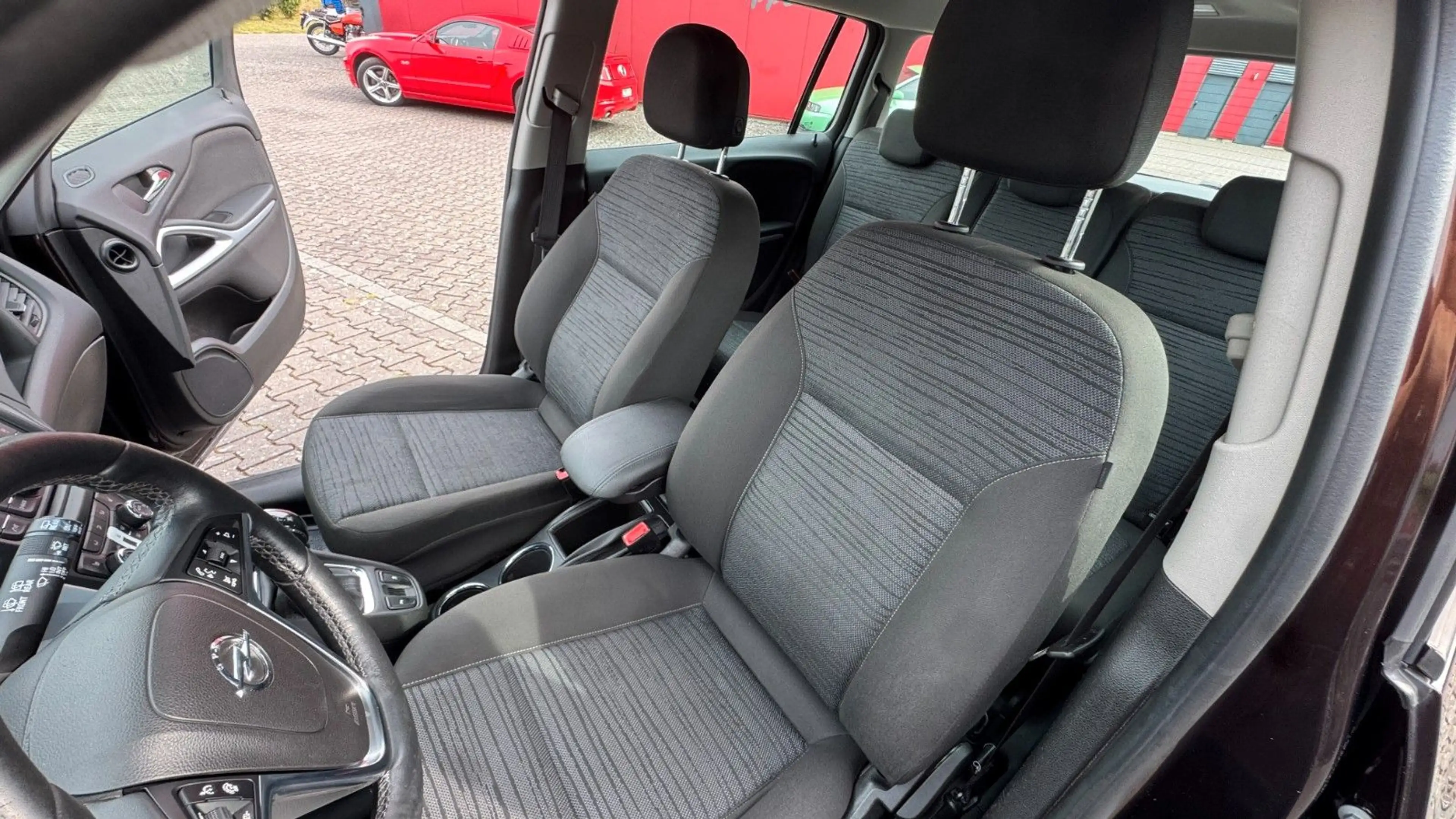 Opel Zafira Tourer Zafira C Tourer Style Family Plus AHK — photo 11
