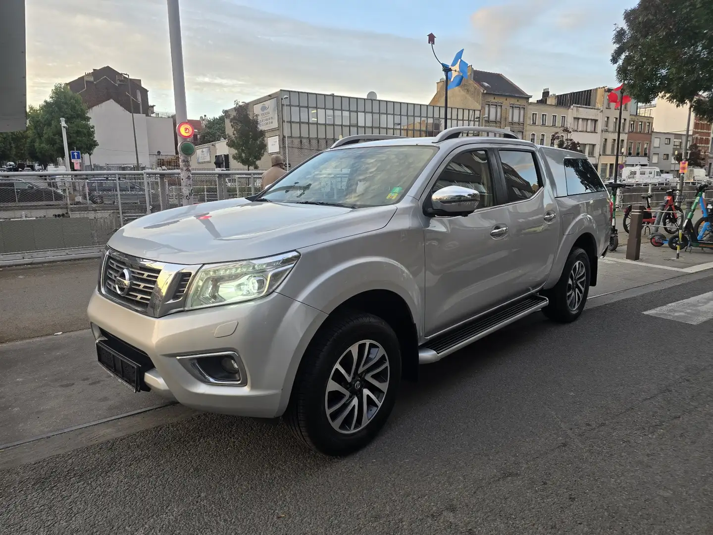 Nissan Navara 2.5 dCi 4x4 Business DPF - 2