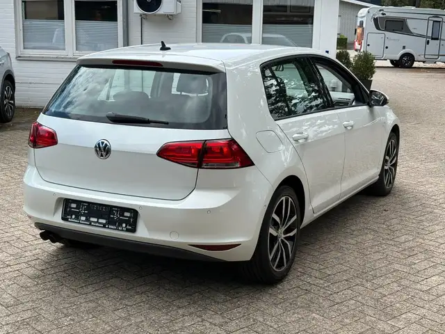 Volkswagen Golf view 7