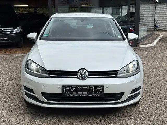 Volkswagen Golf view 3