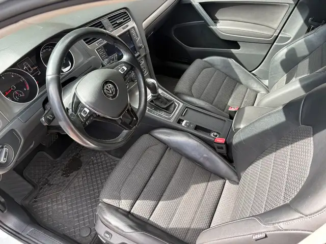 Volkswagen Golf view 10