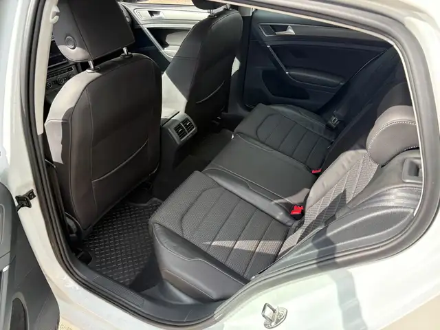 Volkswagen Golf view 12