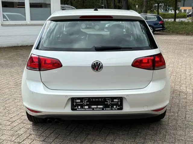 Volkswagen Golf view 6