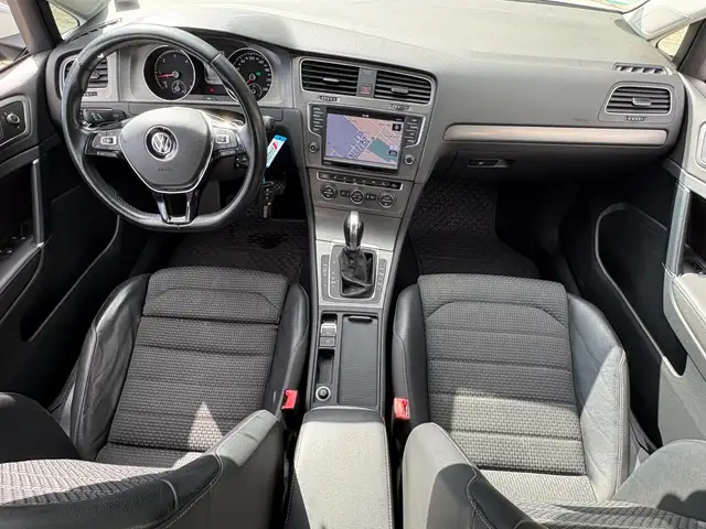 Volkswagen Golf view 8