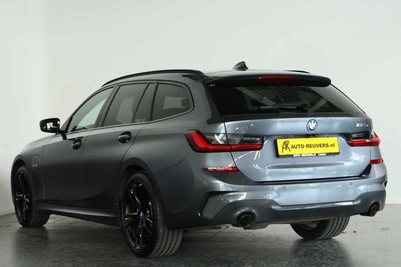 BMW 330 3-serie Touring 330e xDrive M-Sport / Laser-LED / — photo 10
