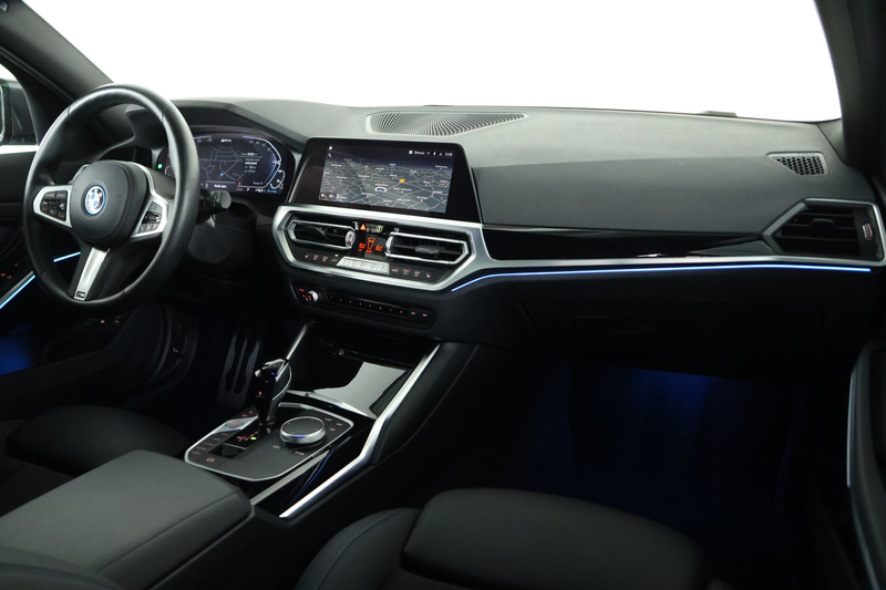 BMW 330 3-serie Touring 330e xDrive M-Sport / Laser-LED / — photo 5