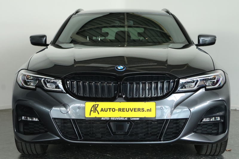 BMW 330 3-serie Touring 330e xDrive M-Sport / Laser-LED / — photo 6