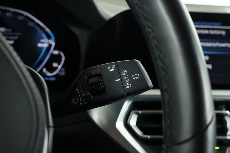 BMW 330 3-serie Touring 330e xDrive M-Sport / Laser-LED / — photo 28