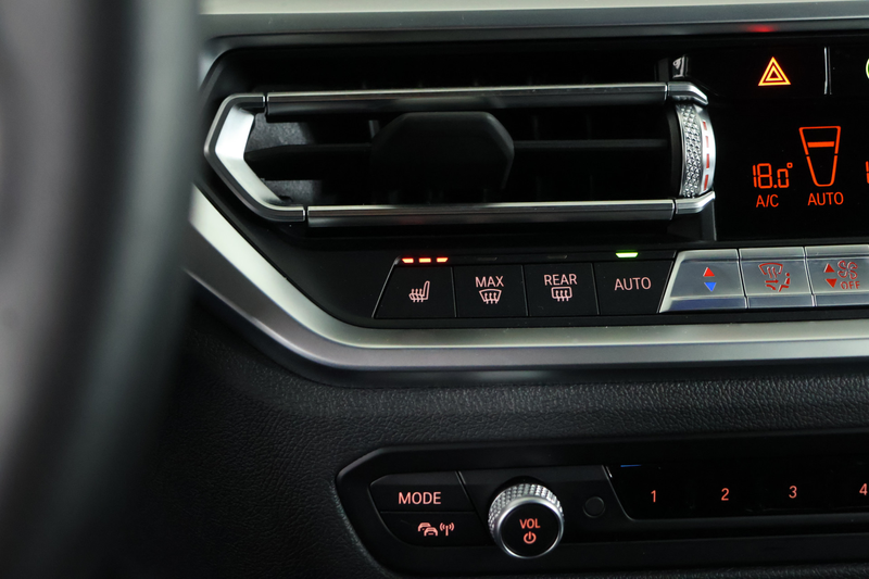 BMW 330 3-serie Touring 330e xDrive M-Sport / Laser-LED / — photo 23