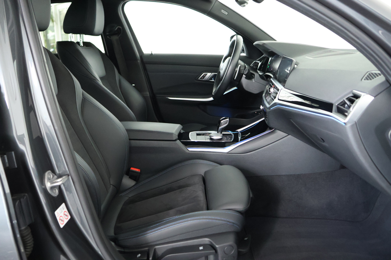 BMW 330 3-serie Touring 330e xDrive M-Sport / Laser-LED / — photo 16