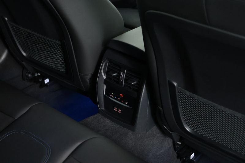 BMW 330 3-serie Touring 330e xDrive M-Sport / Laser-LED / — photo 15