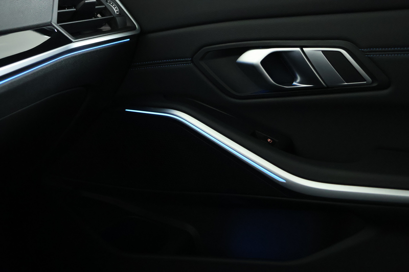 BMW 330 3-serie Touring 330e xDrive M-Sport / Laser-LED / — photo 30