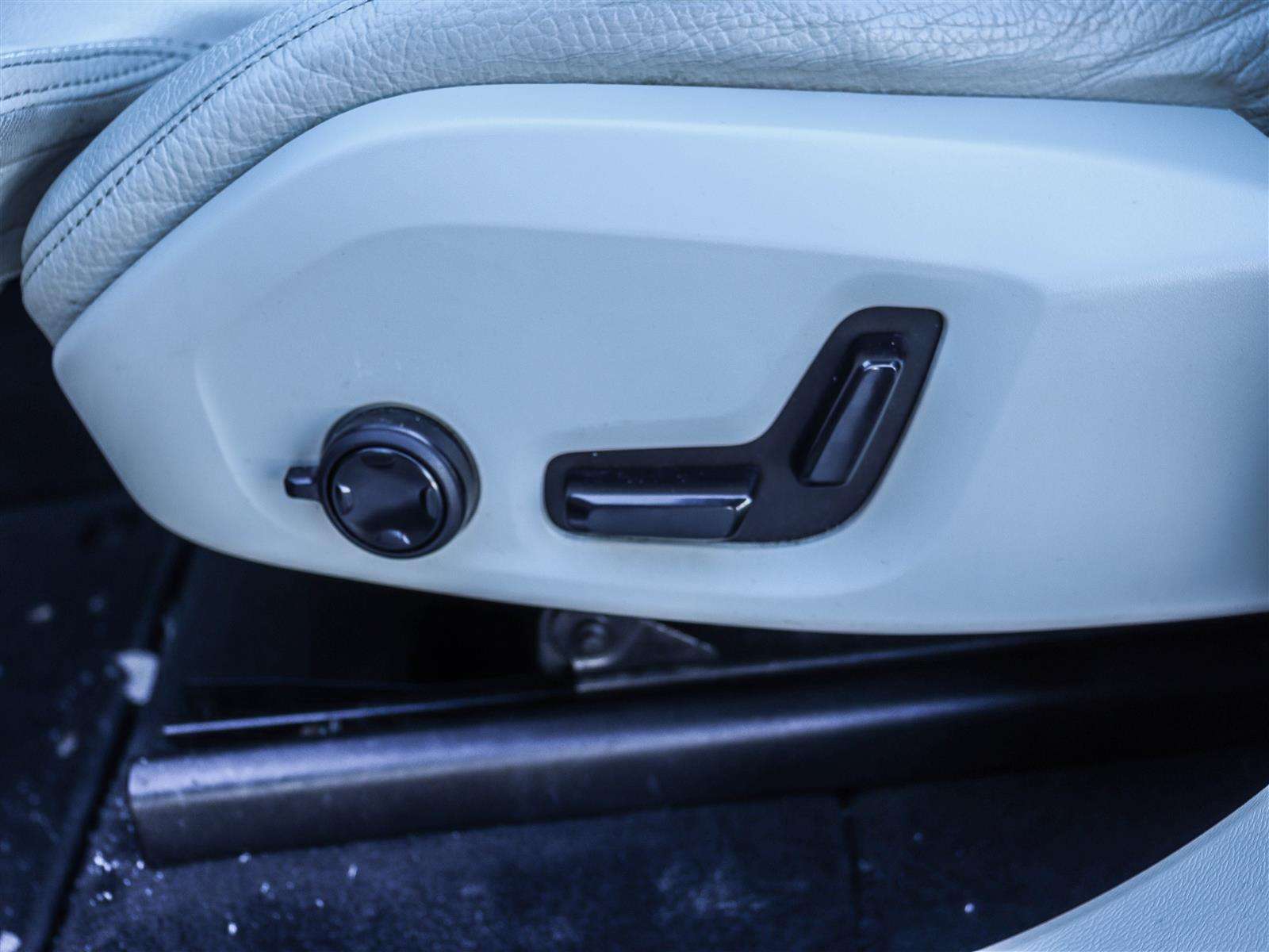 2020 Volvo XC60 thumb 7