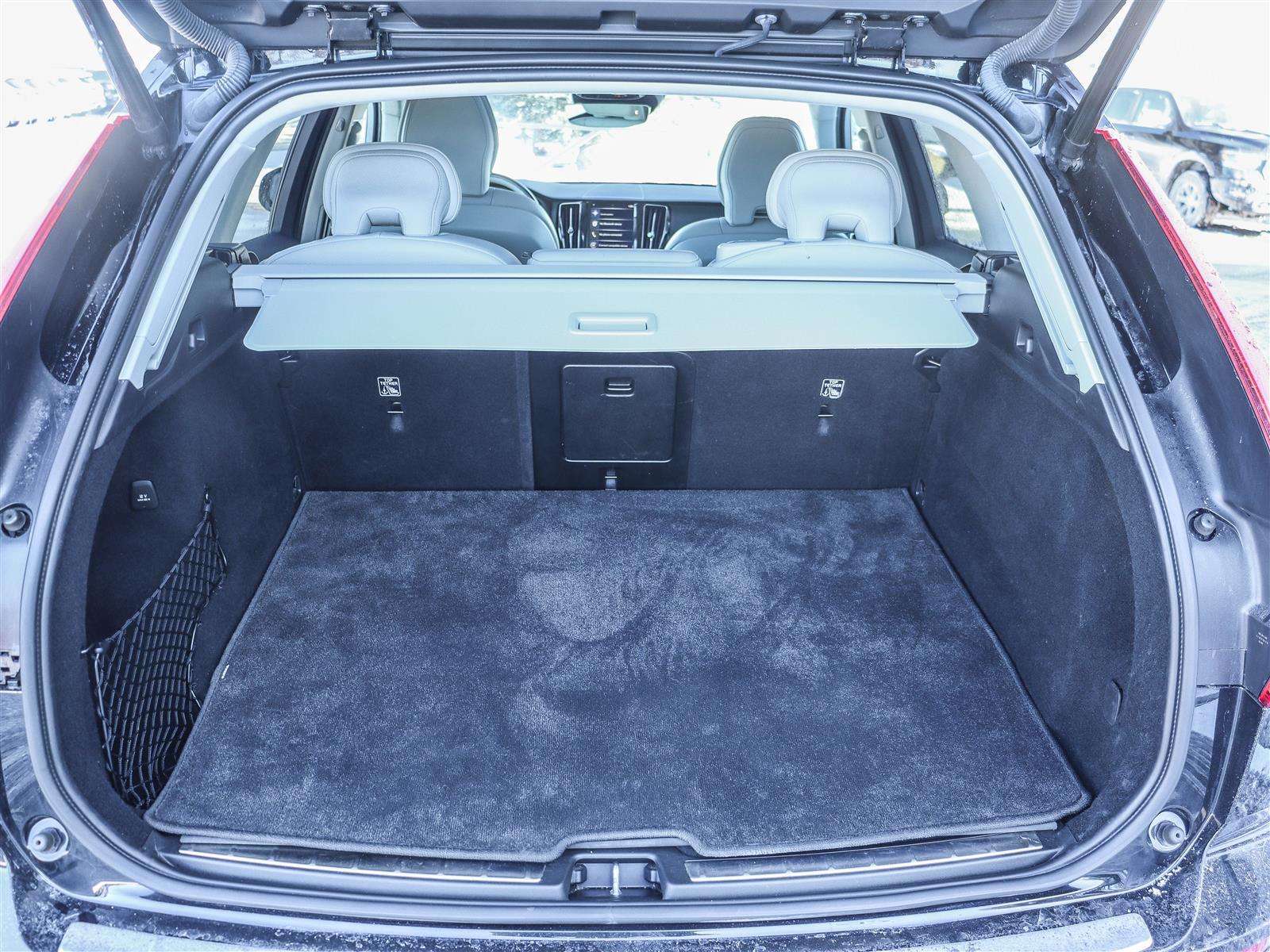 2020 Volvo XC60 thumb 20
