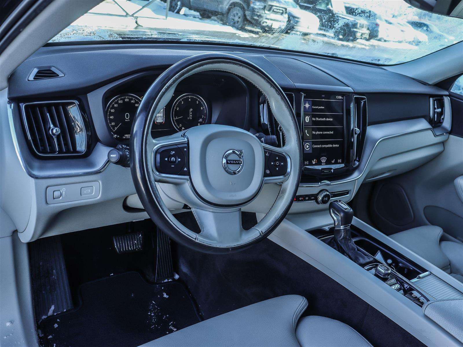 2020 Volvo XC60 thumb 9