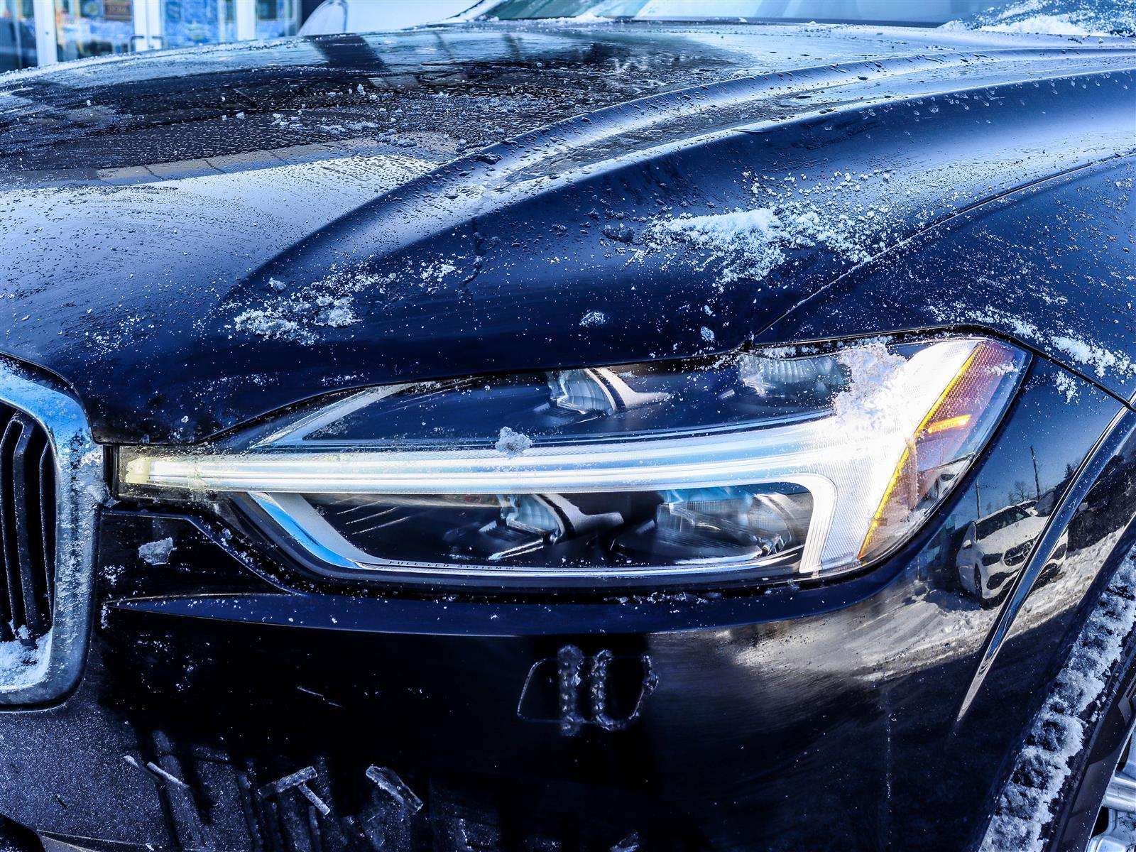 2020 Volvo XC60 thumb 25
