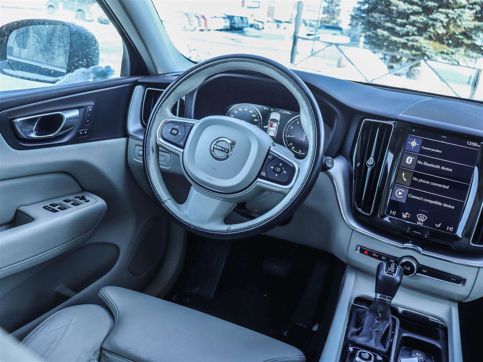 2020 Volvo XC60 thumb 13