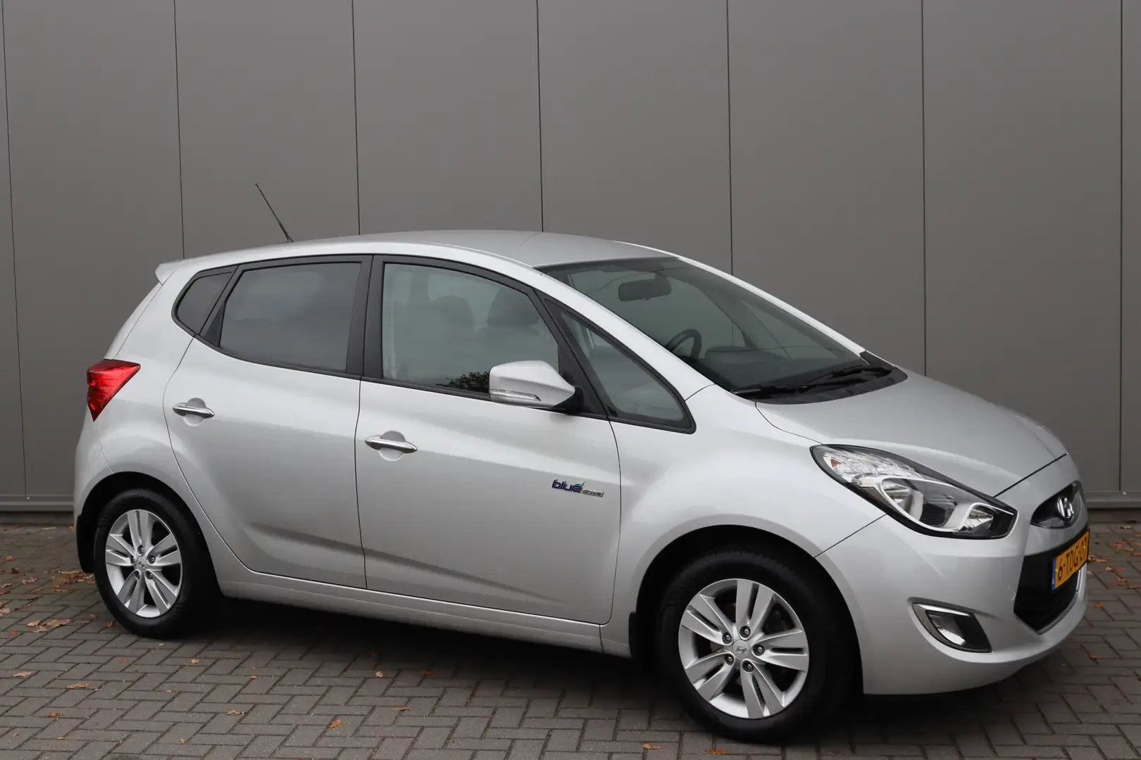 Hyundai iX20 1.4i i-Magine Trekhaak/Camera/Bluetooth/Parkeerhul Grijs - 2