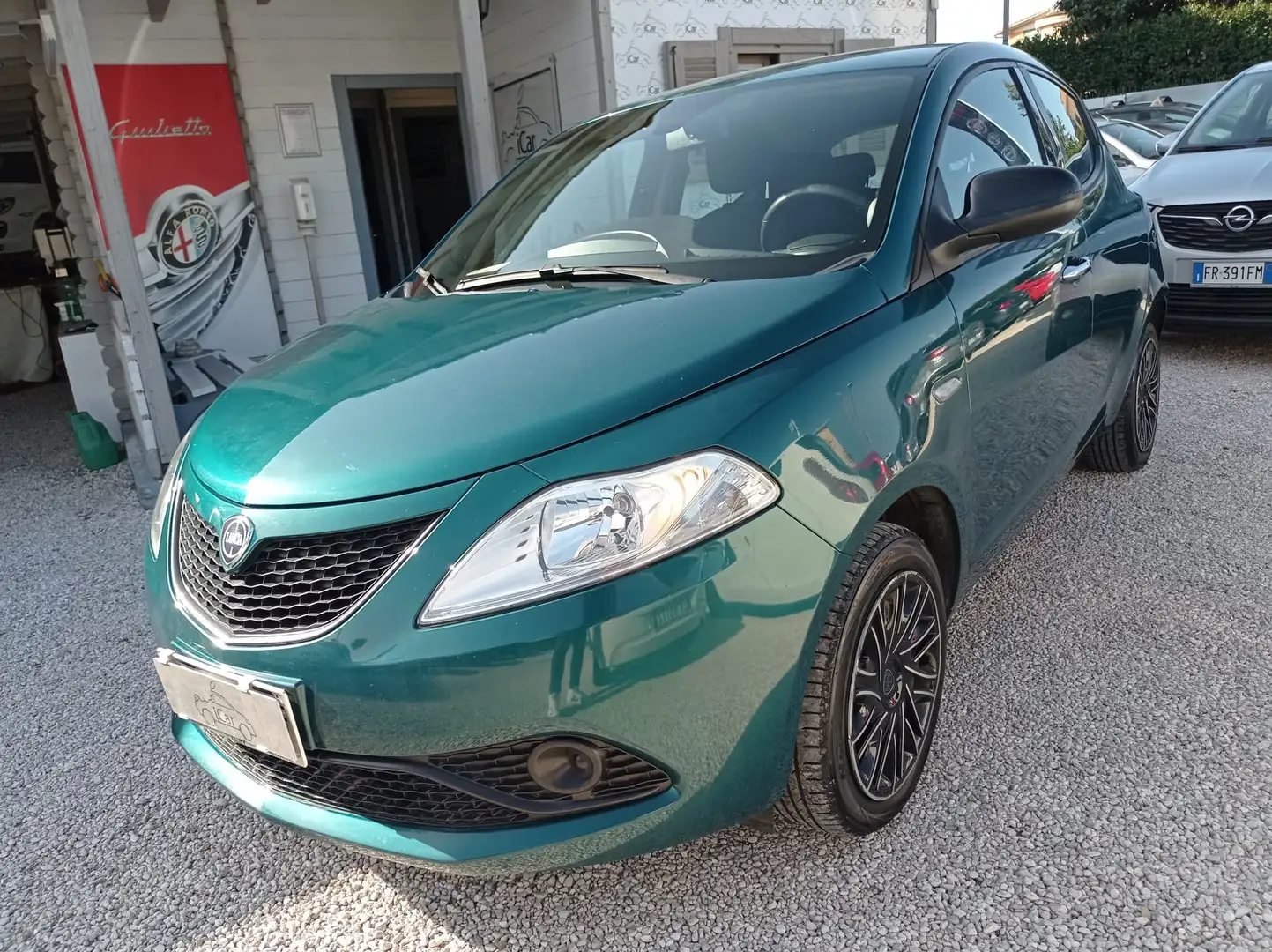 Lancia Ypsilon 1.2 69 CV 5 porte Elefantino Verde - 1