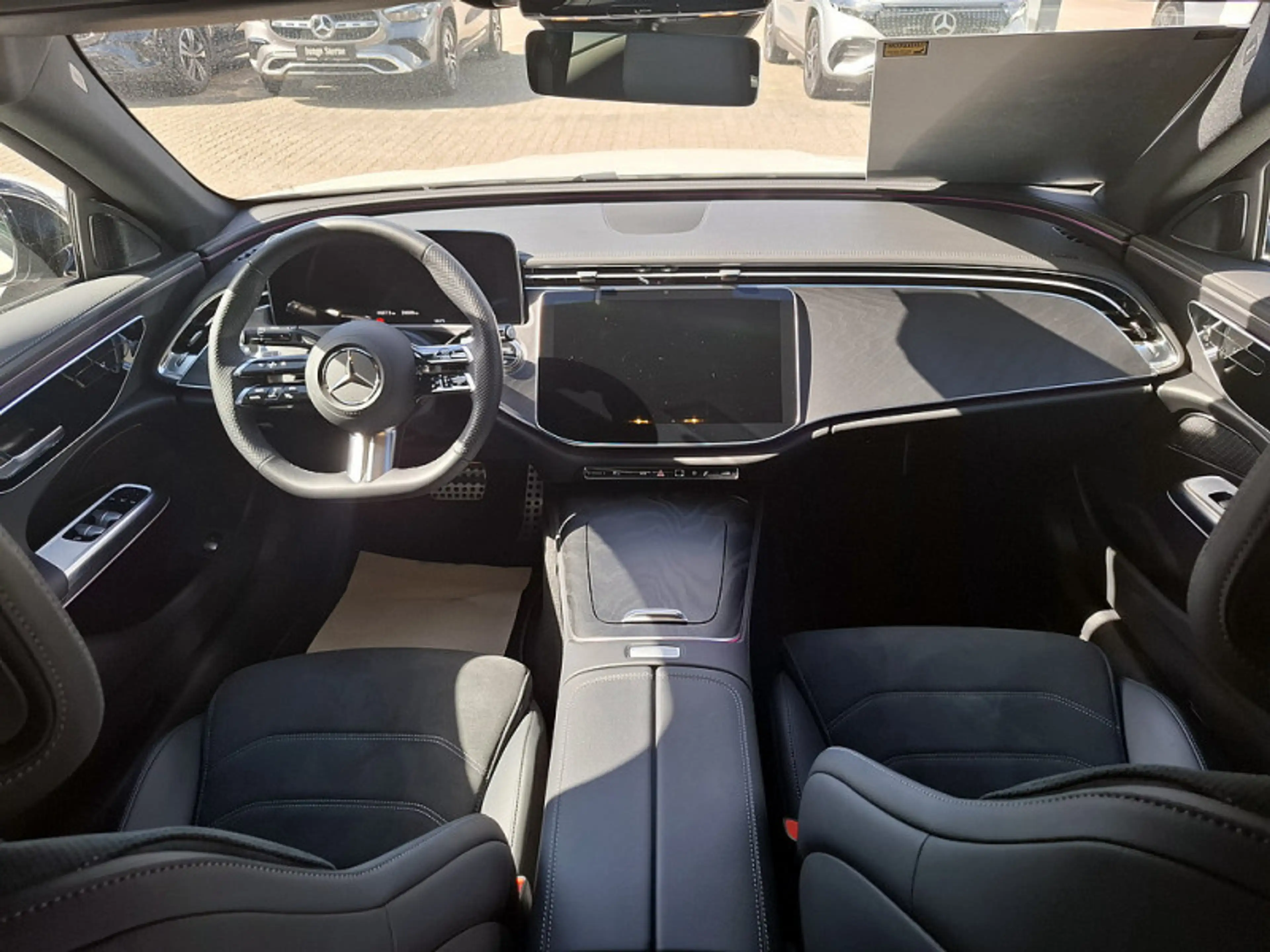Mercedes-Benz E 200 , AMG Night Navi LED Distr Kamera PDC SHZ — photo 9