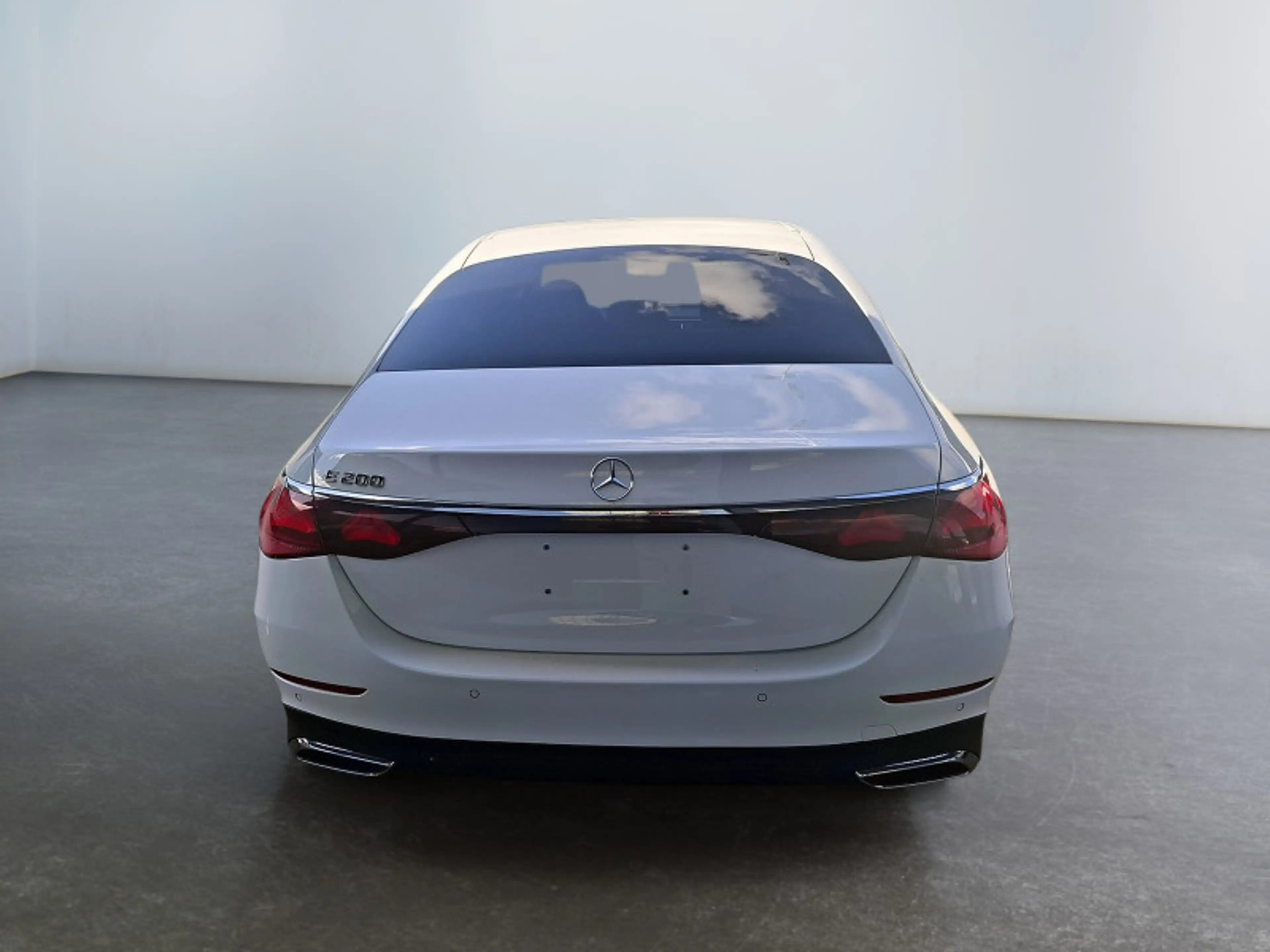 Mercedes-Benz E 200 , AMG Night Navi LED Distr Kamera PDC SHZ — photo 6