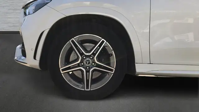 Mercedes-Benz GLE view 5