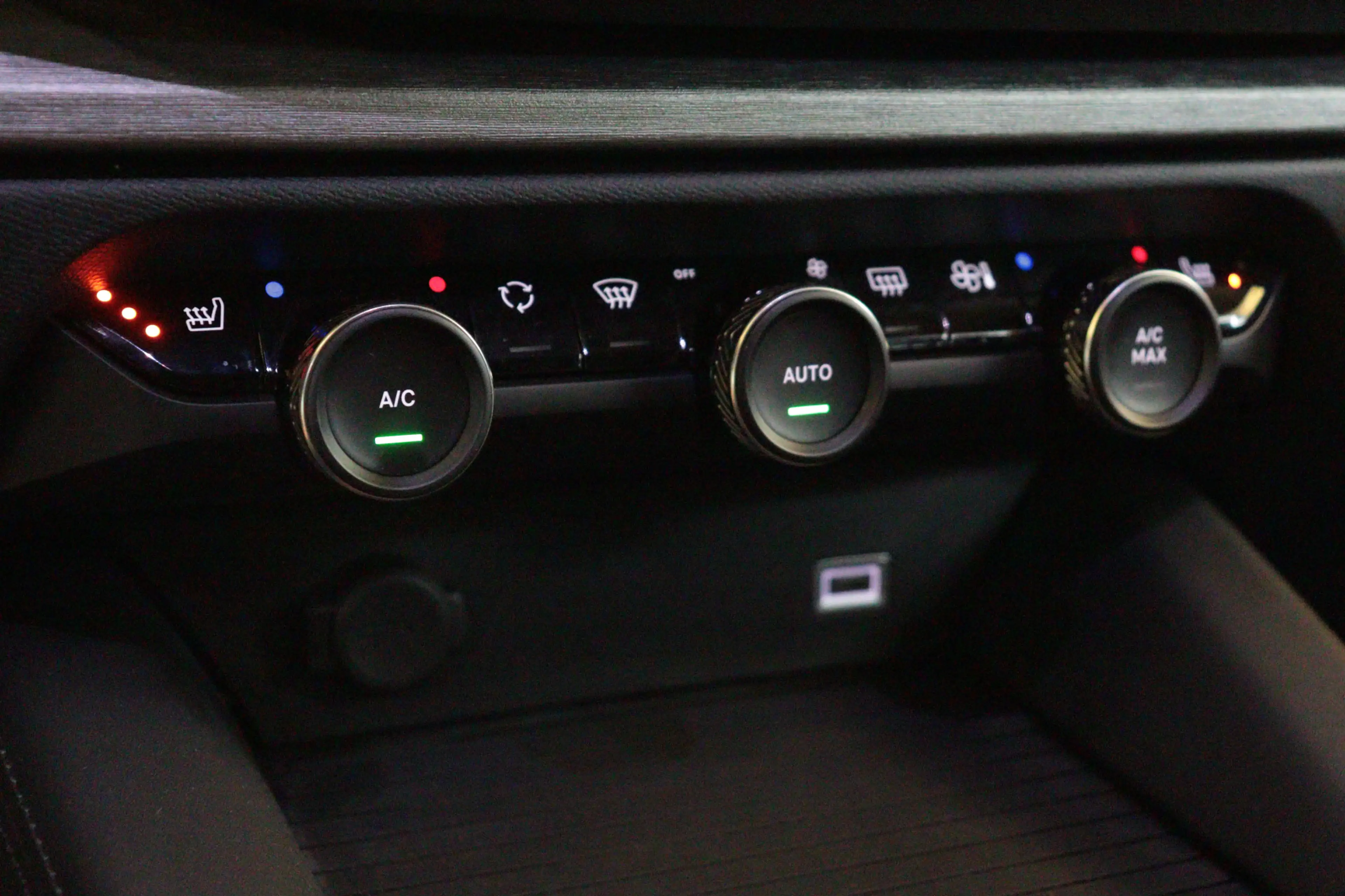 Citroen C5 X 1.6 Plug-in Hybrid 225 Feel | NAVI | CAMERA + PDC — photo 7