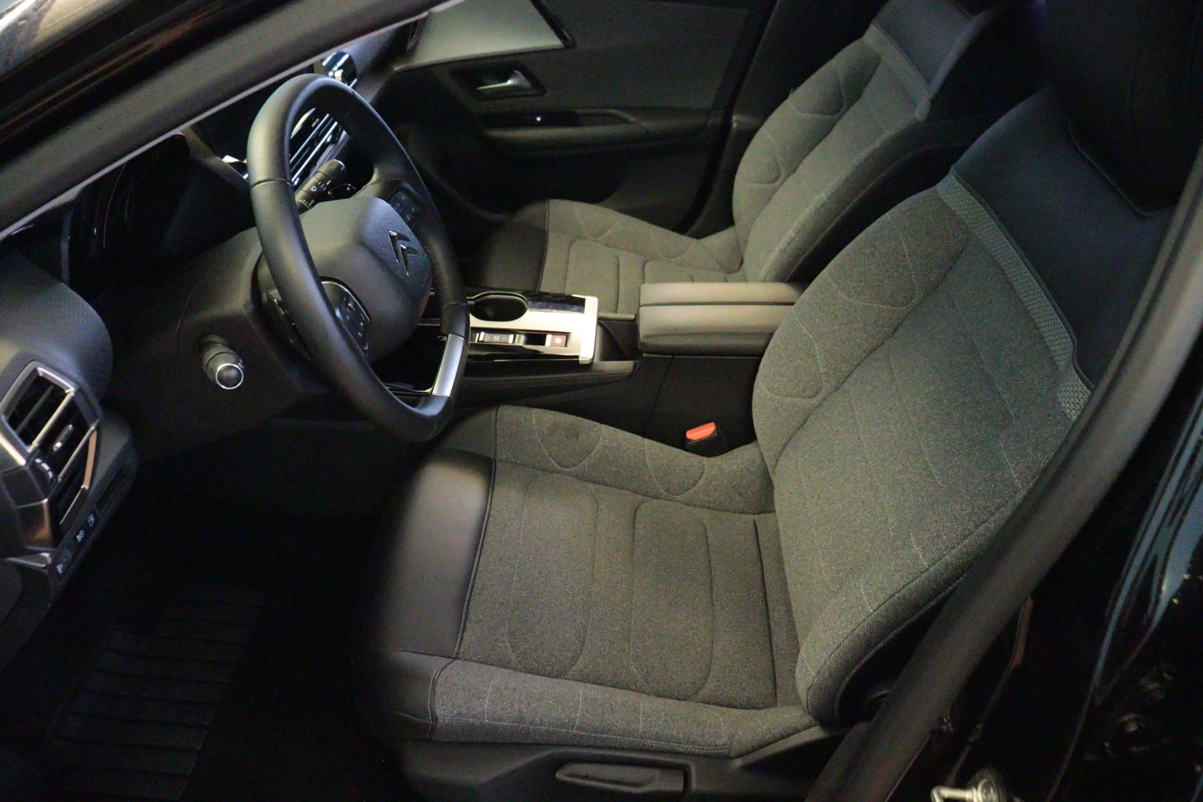 Citroen C5 X 1.6 Plug-in Hybrid 225 Feel | NAVI | CAMERA + PDC — photo 5