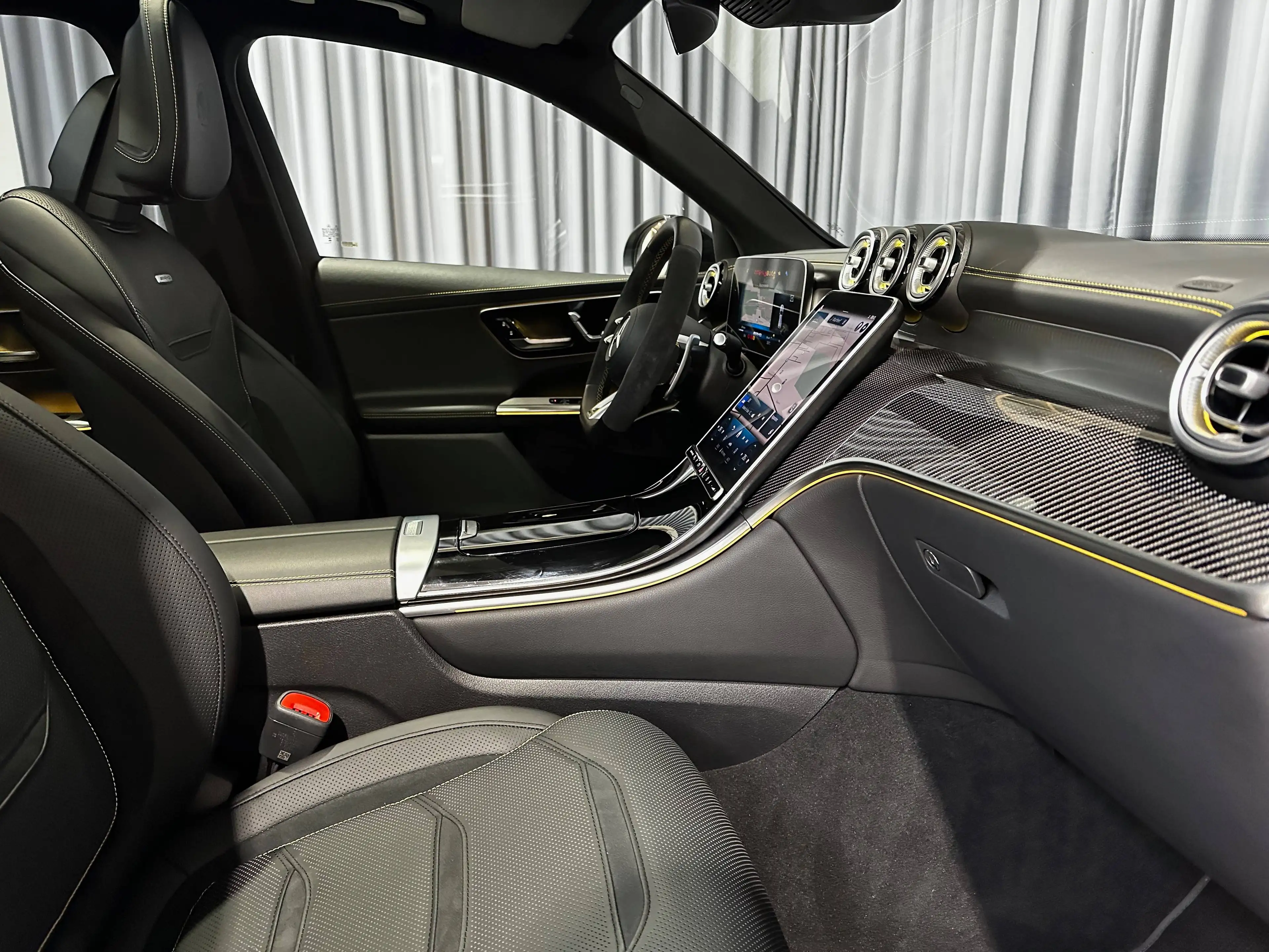 Mercedes-Benz GLC 63 AMG 4-Matic *HUD*AMG PERFORMANCE PACK*CARBON PACK*BURMESTER*ACC*360'CAMERA*KEYLESS* — photo 10