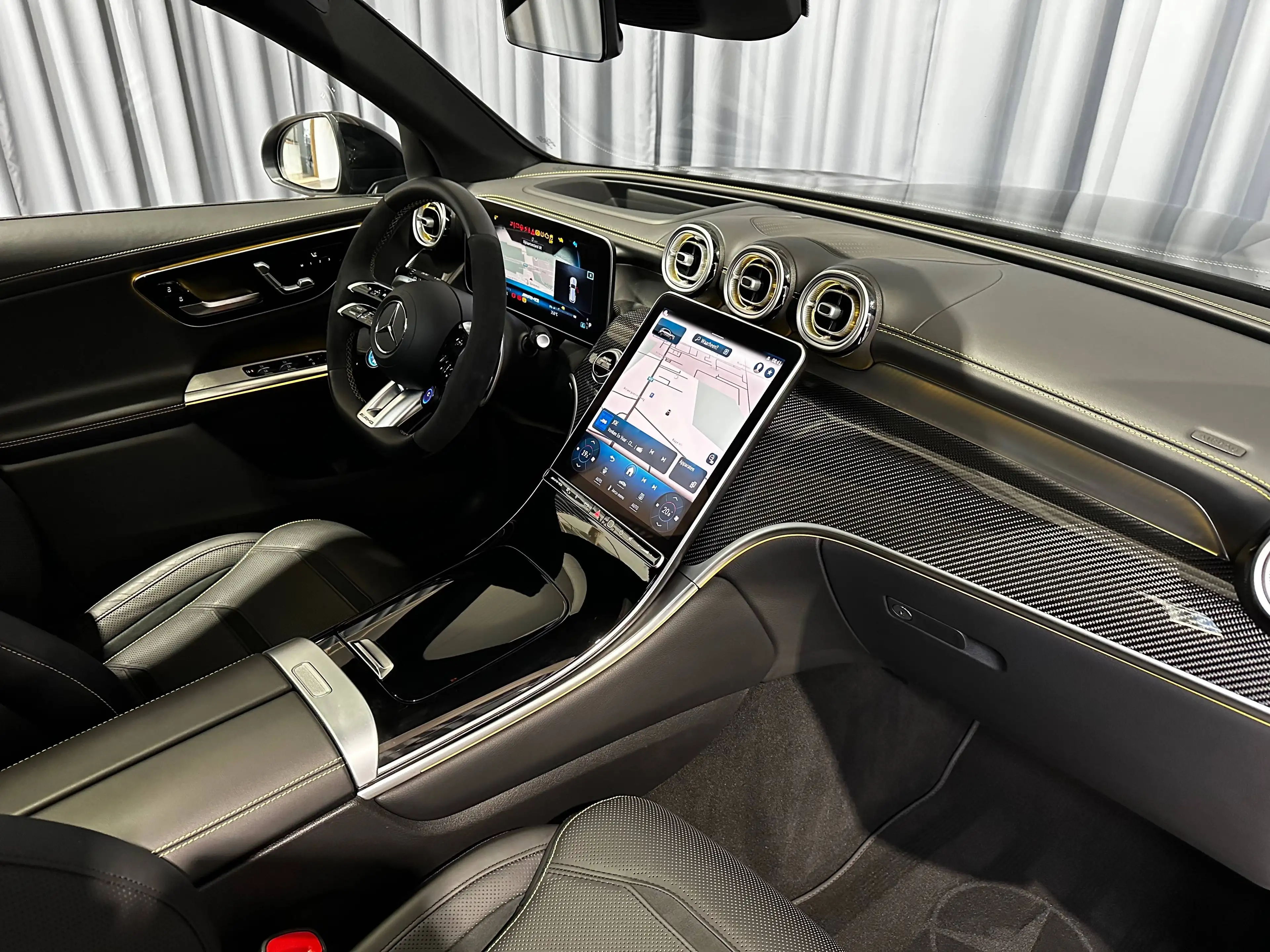 Mercedes-Benz GLC 63 AMG 4-Matic *HUD*AMG PERFORMANCE PACK*CARBON PACK*BURMESTER*ACC*360'CAMERA*KEYLESS* — photo 9