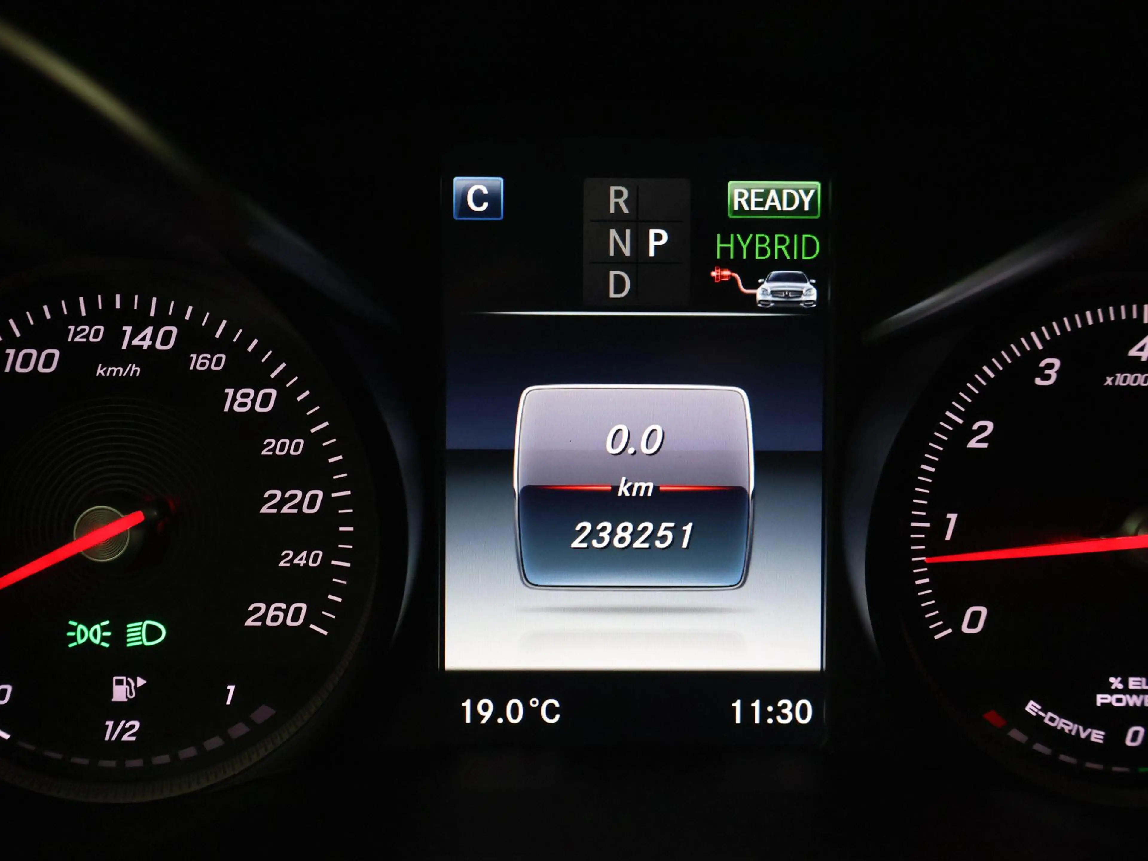 Mercedes-Benz C 350 Estate 350e PLUG-IN HYBRID 280 PK AUT. + STANDKACH — photo 30